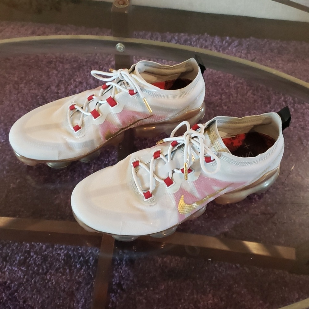 NIKE VAPORMAX SNEAKERS